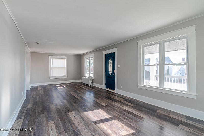 3rd image of 69 Stewart Street