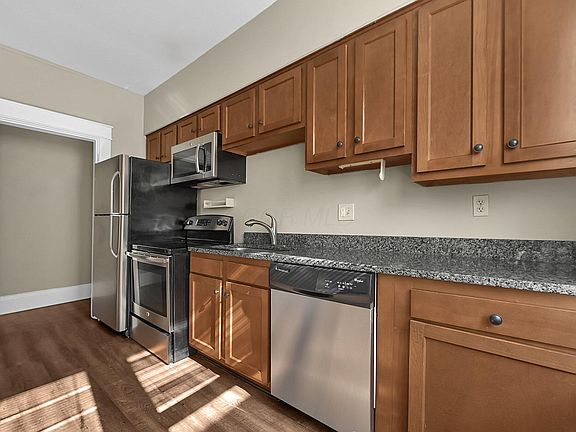 4th image of 345 Chittenden Ave