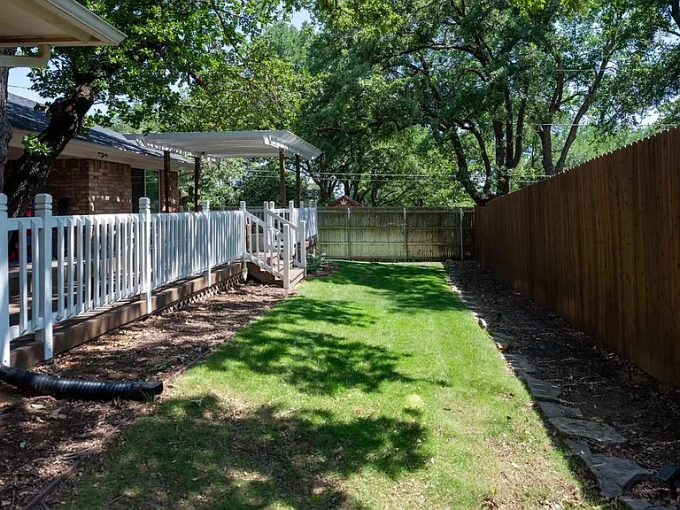2237 Norwood Dr — Photo 40