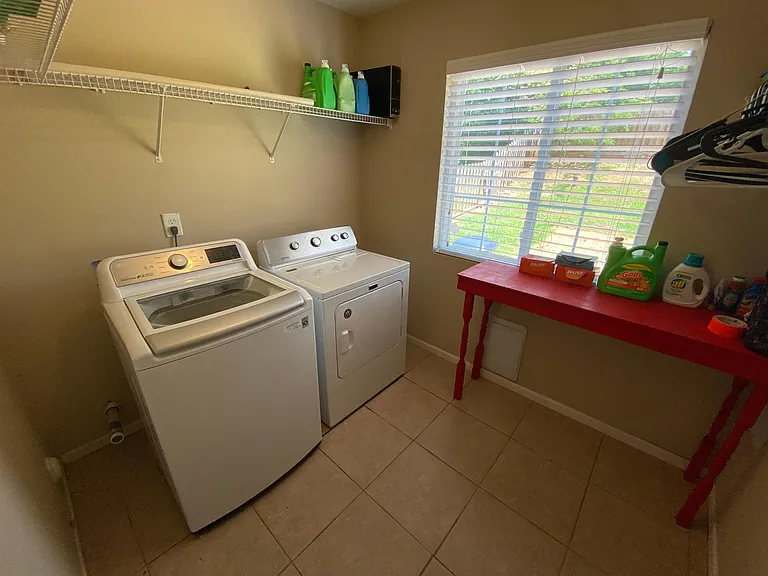 Laundry room (downstairs)