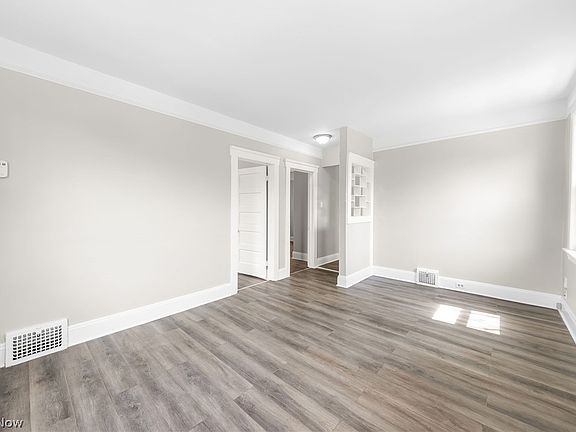 2nd image of 3225 W 38th St