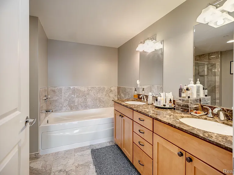 1135 Shelby St #2605 — Photo 24