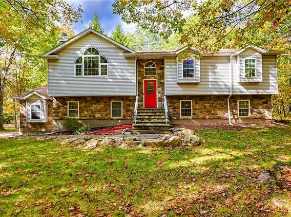 540 Adie Dr, Effort, PA 18330