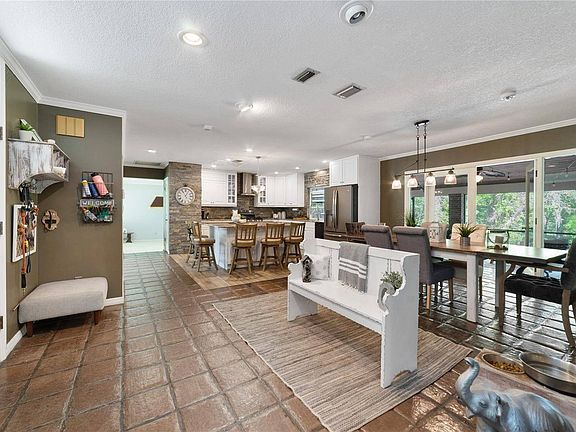 2nd image of 105 Magnolia Lake Dr