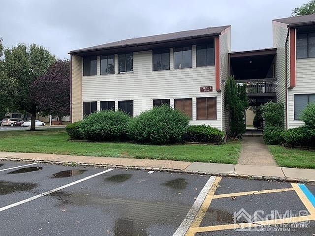 1st image of 21 Avon Dr