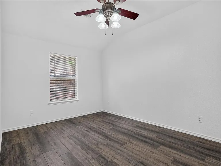 9324 Warren Dr — Photo 5
