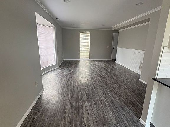 4th image of 3853 Riverside Dr #3854