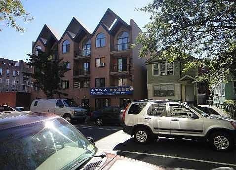 1st image of 13218 Sanford Ave APT 4R