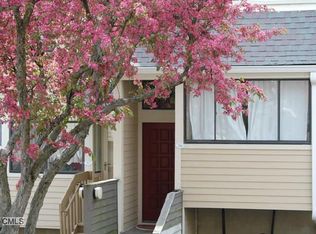 306 Sunrise Hill Ln, Norwalk, CT 06851