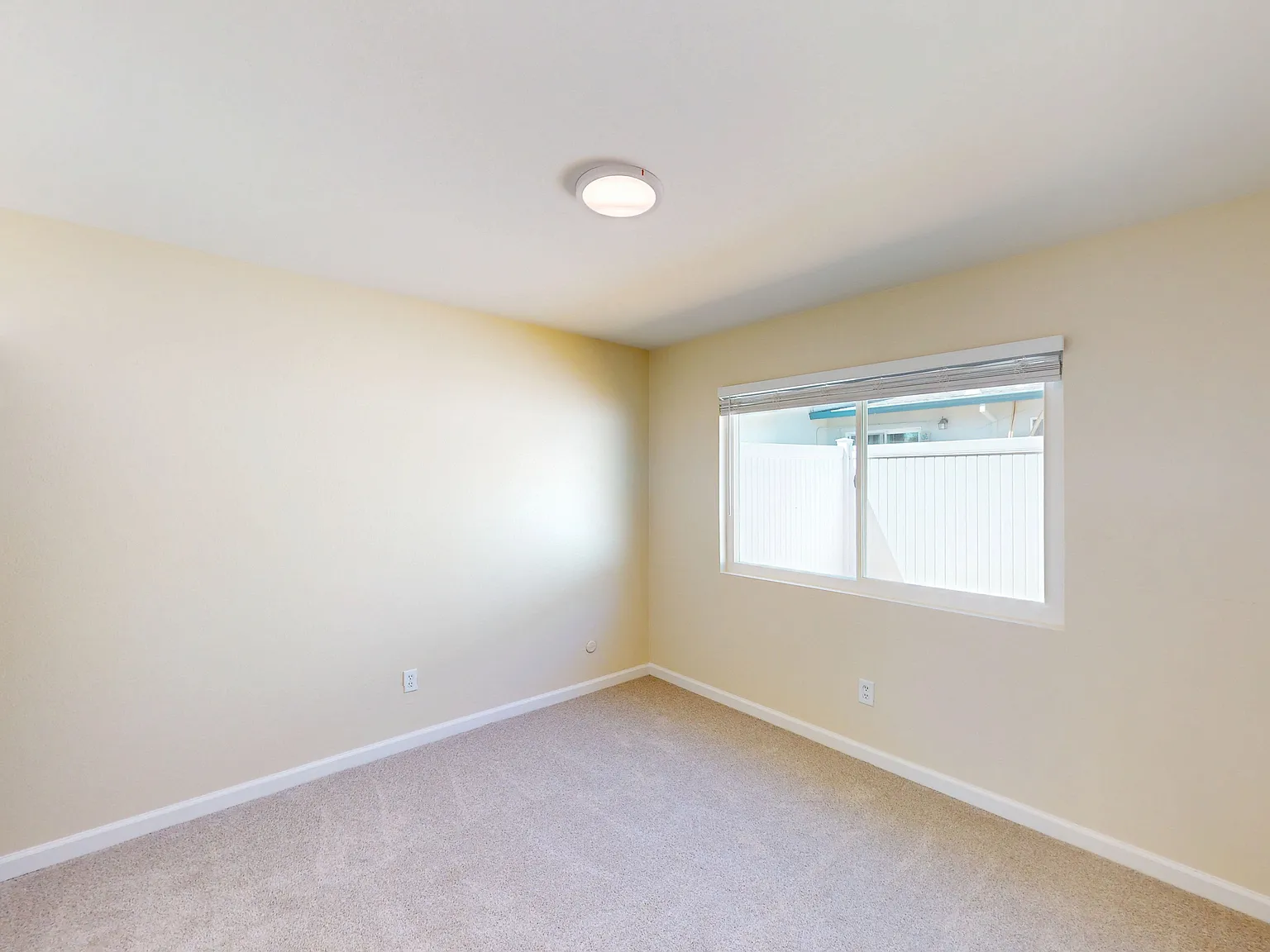 Spacious 2BR in Glen Ellen | Parking Included | Pet Friendly — Photo 4