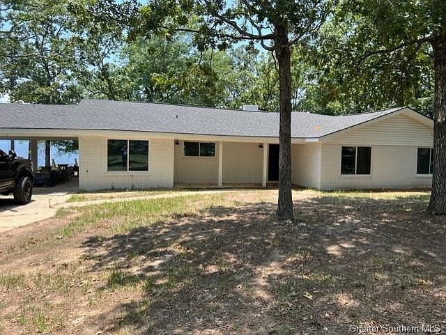 1st image of 572 Glen Oaks Dr