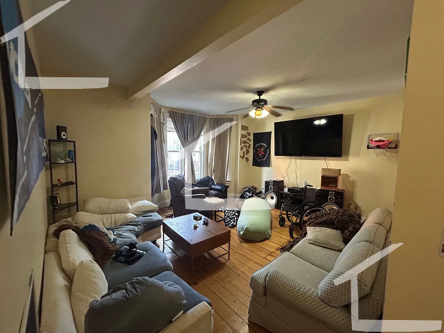 Nicely priced 6-bedroom, 2-bathroom apartment in Mission Hill available for a 9/1/26 move-in! — Photo 2