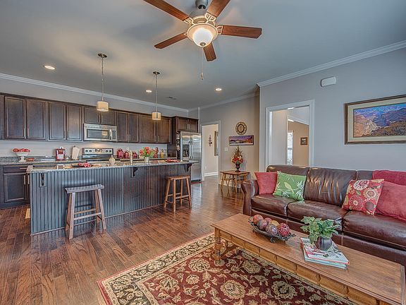 5th image of 6013 Bountiful St
