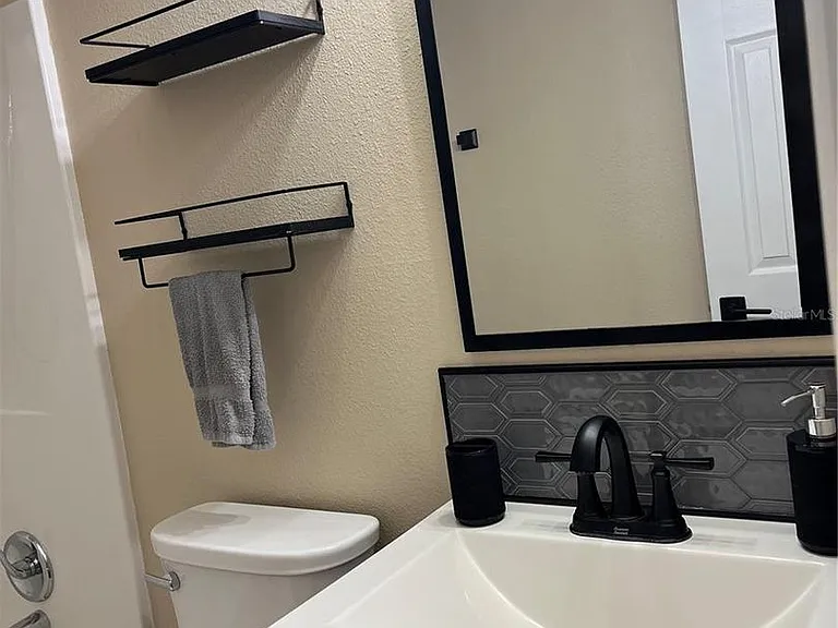 211 Thorn Tree Pl — Photo 29