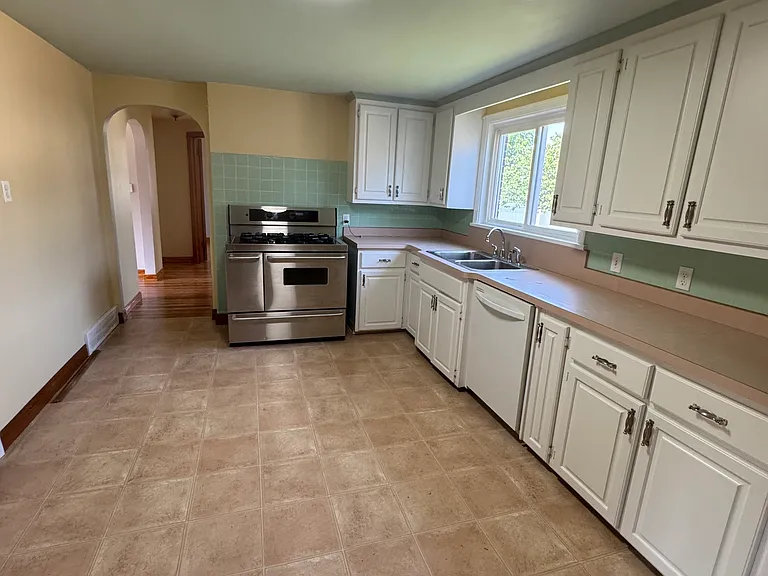 38 Greenwood Ave — Photo 7