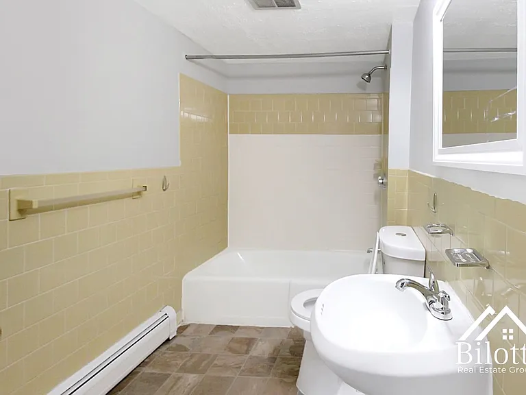 170 Pawtucket Ave — Photo 10