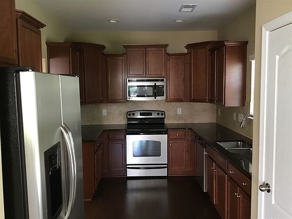 4th image of 9012 Griers Pasture Dr