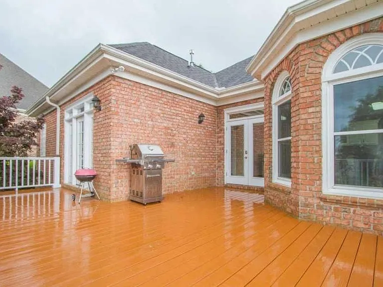 144 Parkside Dr — Photo 6