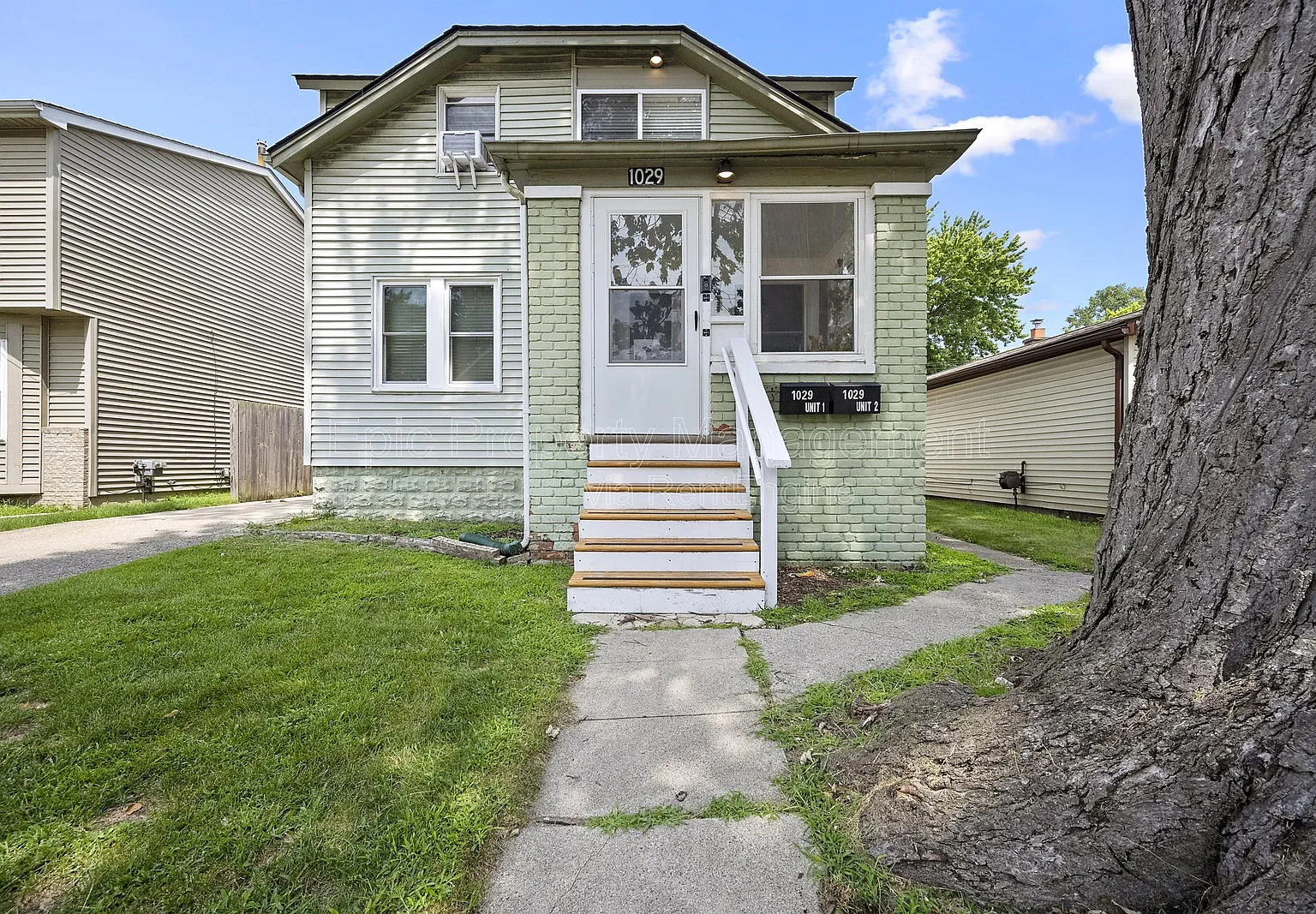 2 bed, 1.0 bath, $1,295 — Photo 1