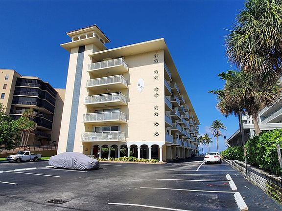 2nd image of 1161 Hillsboro Mile APT 506