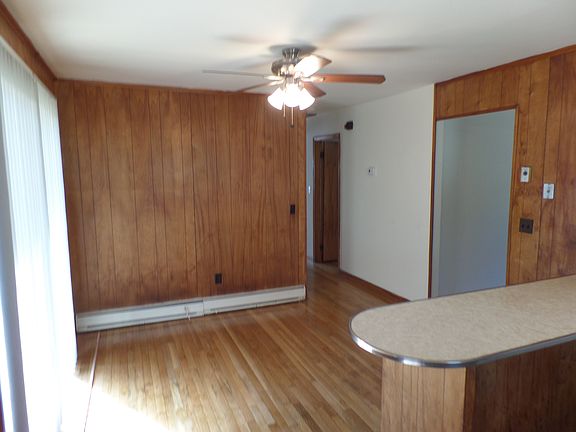 2nd image of 3815 Greenwood Dr