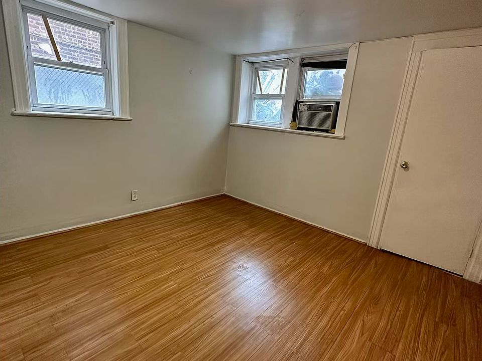 2nd image of 3782 Surf Ave #1