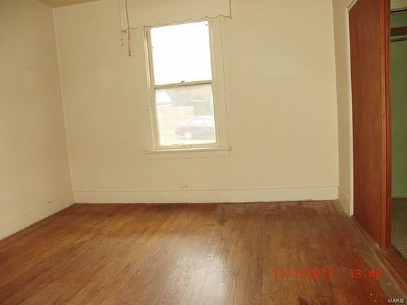 3rd image of 9103 Argyle Ave