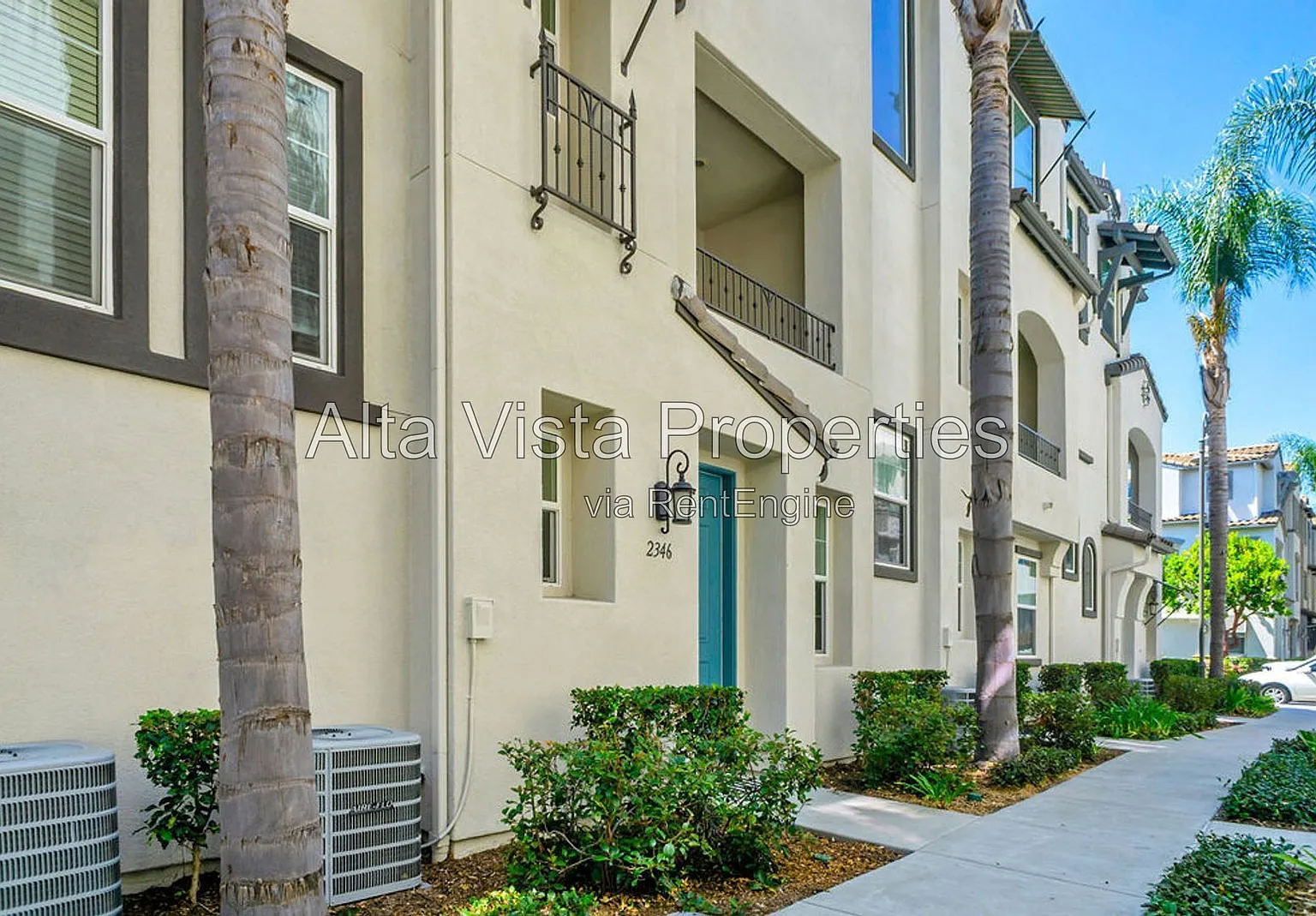 3 bed, 2.5 bath, 1428 sqft, $3,725 — Photo 2