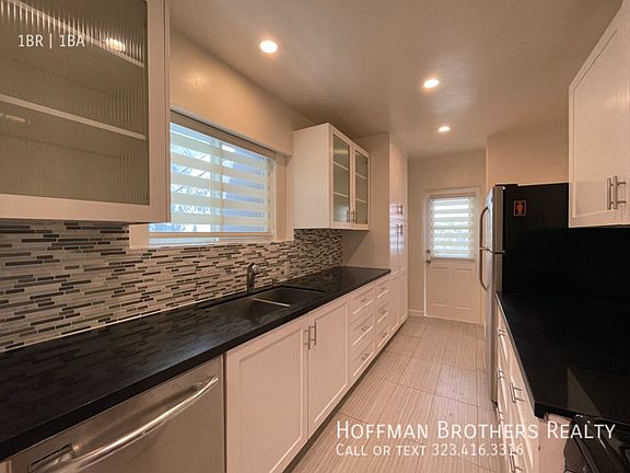 3rd image of 1807 Oak St #B