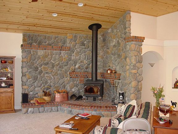 Living Room/Fireplace