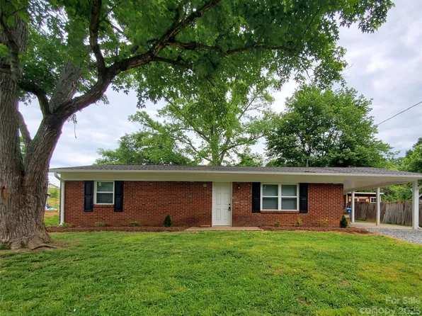 150 Greenfield Dr, Forest City, NC 28043