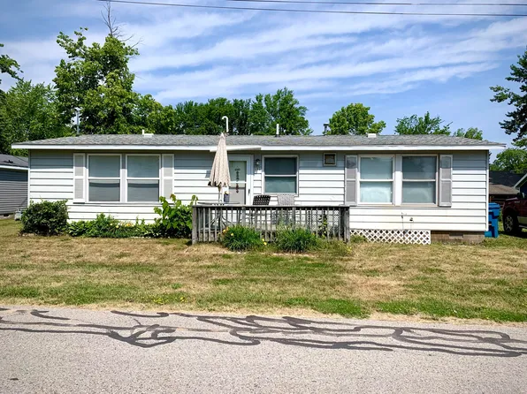 131 Ismond Rd, Houghton Lake, MI 48629