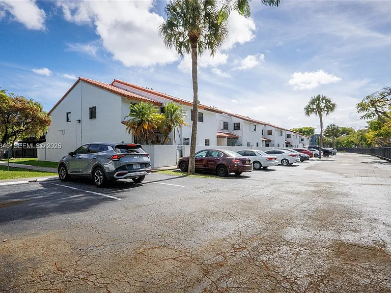 6211 SW 138th Ct #B — Photo 3
