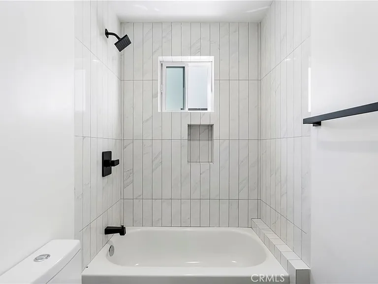 2515 Alsace Ave — Photo 14