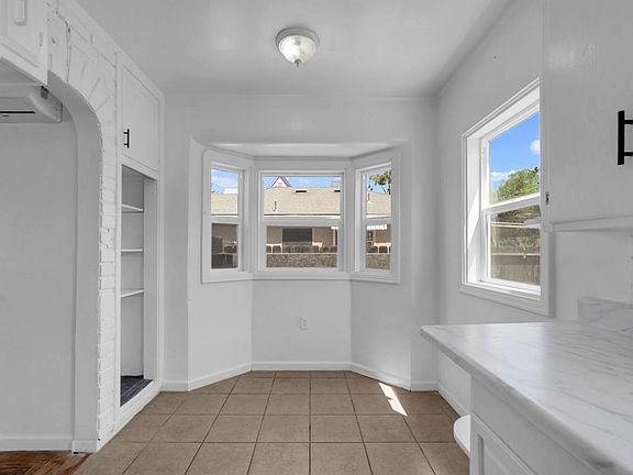 5th image of 594 Park St