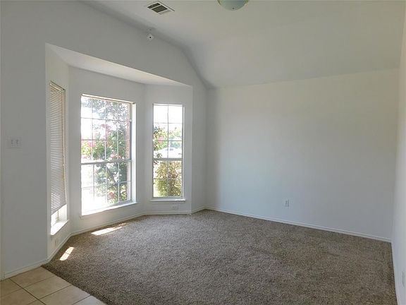 4th image of 4551 Bowie Ln