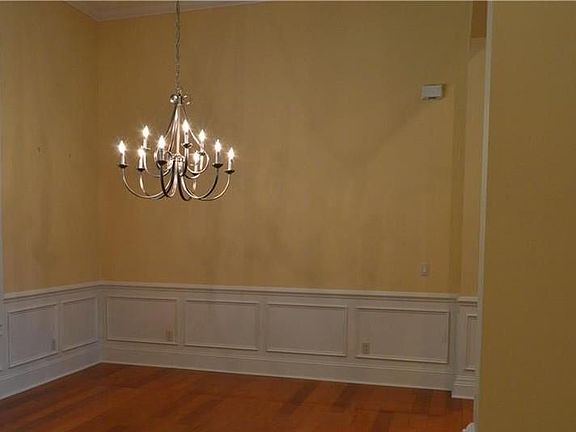 4th image of 149 Queens Way
