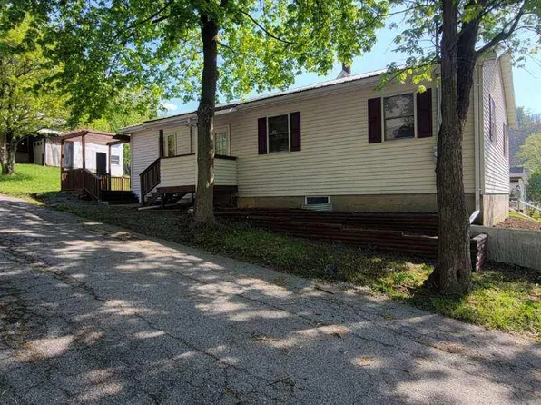 133 Boyd Ave, Tyrone, PA 16686