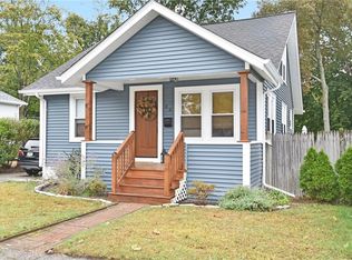 26 Sandlewood Ave, Warwick, RI 02888