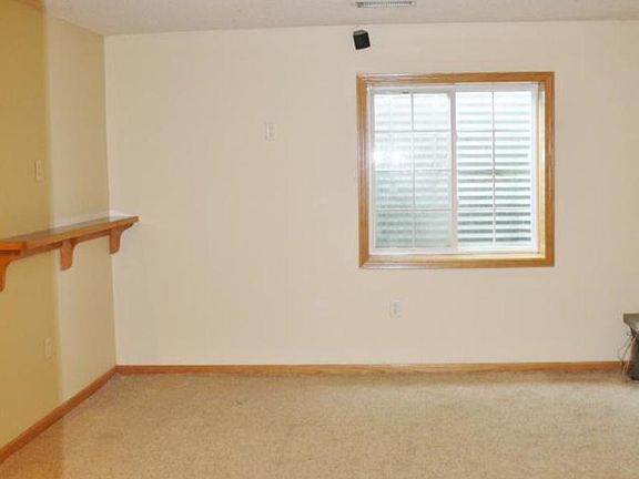 5th image of 705 16th Ave N