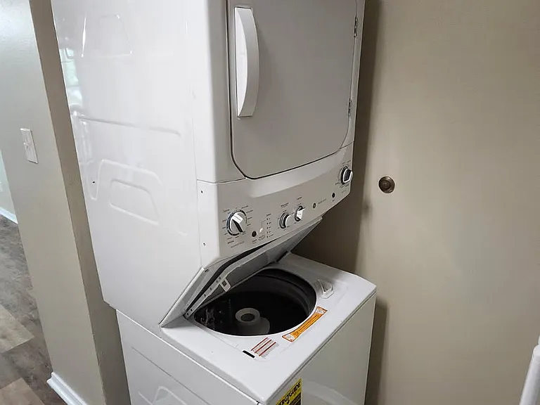 601 Cleveland St #7 — Photo 4