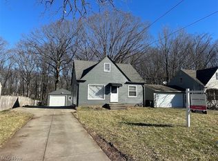 2440 Dentzler Rd, Parma, OH 44134