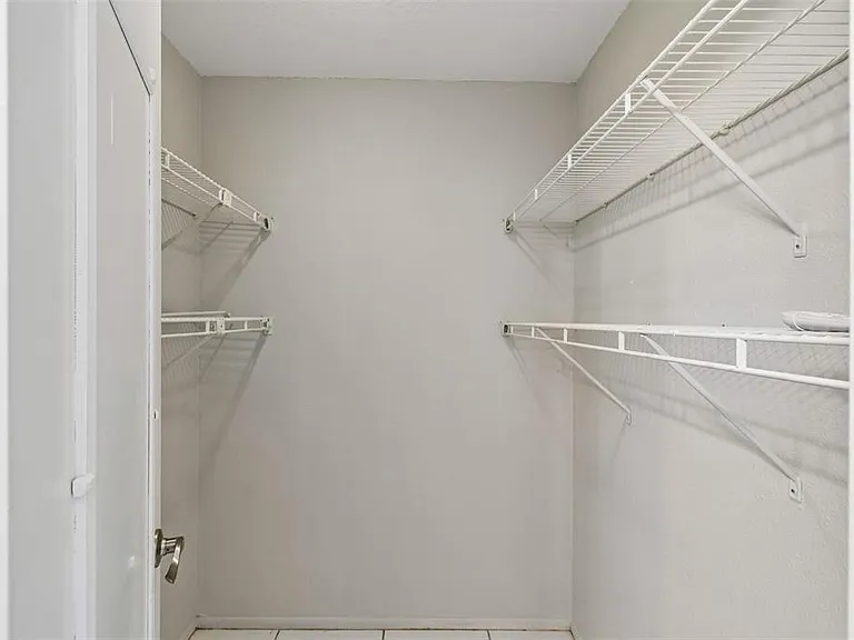 400 E Silver Star Rd — Photo 34