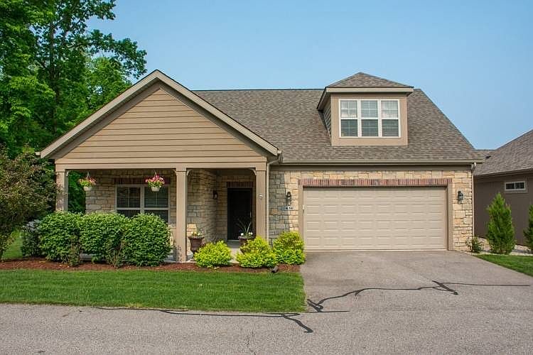 1st image of 831 Dublin Dr #32