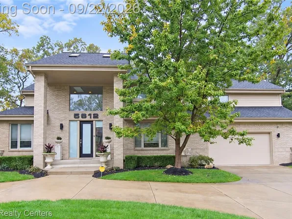 5612 Stanhope St, West Bloomfield, MI 48322