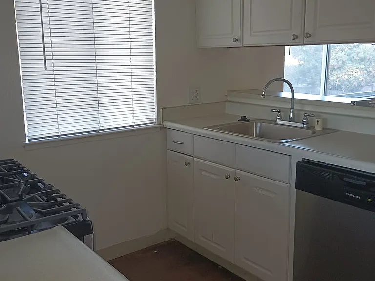 2208 Roselake Ave #A — Photo 4