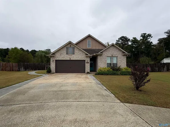 27492 Dieken Dr, Athens, AL 35613