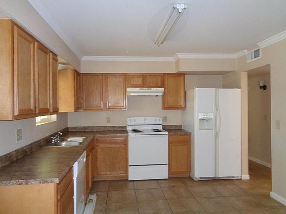 3rd image of 3236 E Captain Dreyfus Ave