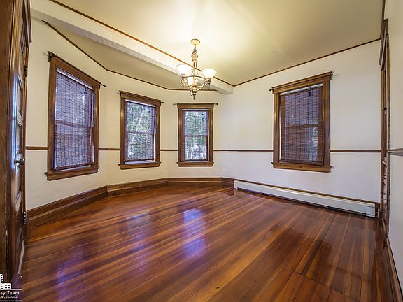 3rd image of 518 Hyde Park Ave
