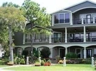 1203 N Shore Dr, Clear Lake Shores, TX 77565